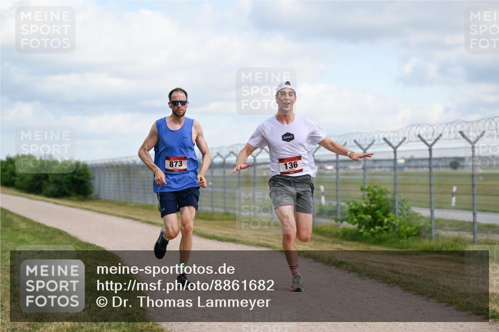 14.09.2025 - Airport Race Dr. Thomas Lammeyer http://msf.ph/oto/8861682 14.09.2025 11:58:12 Laufen 873, 136 meine-sportfotos.de