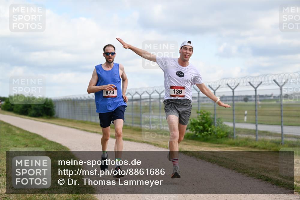 14.09.2025 - Airport Race Dr. Thomas Lammeyer http://msf.ph/oto/8861686 14.09.2025 11:58:13 Laufen 873, 136 meine-sportfotos.de