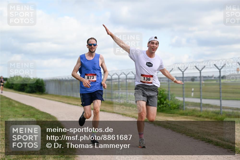 14.09.2025 - Airport Race Dr. Thomas Lammeyer http://msf.ph/oto/8861687 14.09.2025 11:58:13 Laufen 873, 136 meine-sportfotos.de