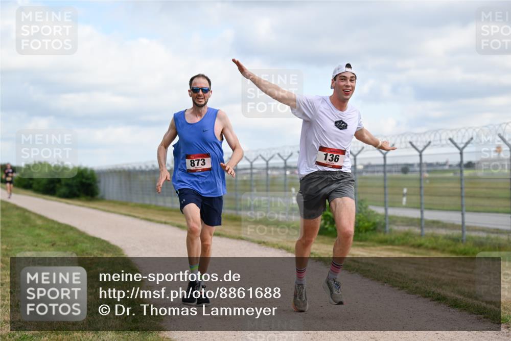 14.09.2025 - Airport Race Dr. Thomas Lammeyer http://msf.ph/oto/8861688 14.09.2025 11:58:13 Laufen 136, 873 meine-sportfotos.de