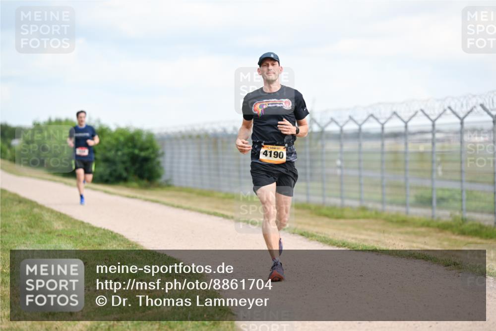 14.09.2025 - Airport Race Dr. Thomas Lammeyer http://msf.ph/oto/8861704 14.09.2025 11:58:24 Laufen 4190 meine-sportfotos.de