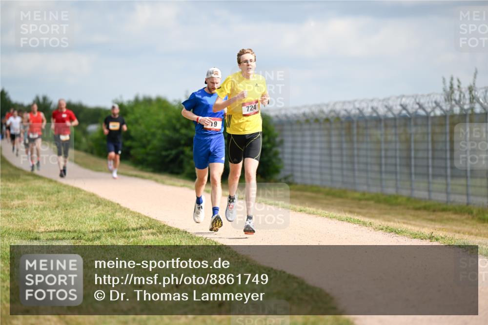 14.09.2025 - Airport Race Dr. Thomas Lammeyer http://msf.ph/oto/8861749 14.09.2025 11:58:39 Laufen 19, 724 meine-sportfotos.de