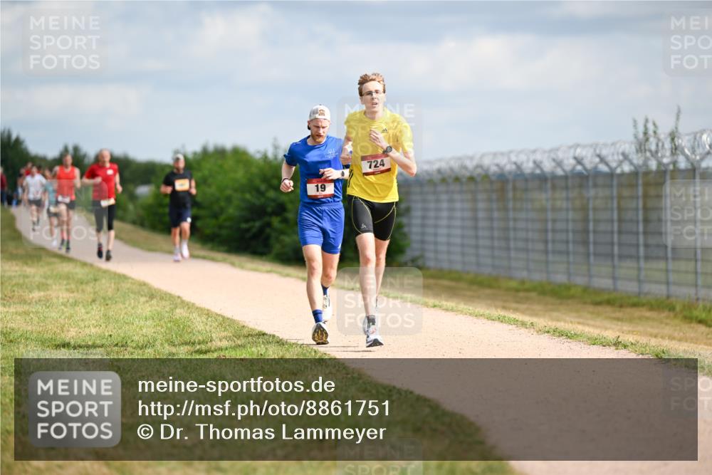 14.09.2025 - Airport Race Dr. Thomas Lammeyer http://msf.ph/oto/8861751 14.09.2025 11:58:40 Laufen 19, 724 meine-sportfotos.de