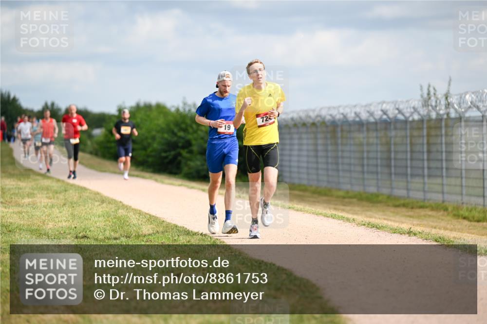 14.09.2025 - Airport Race Dr. Thomas Lammeyer http://msf.ph/oto/8861753 14.09.2025 11:58:40 Laufen 19, 72 meine-sportfotos.de