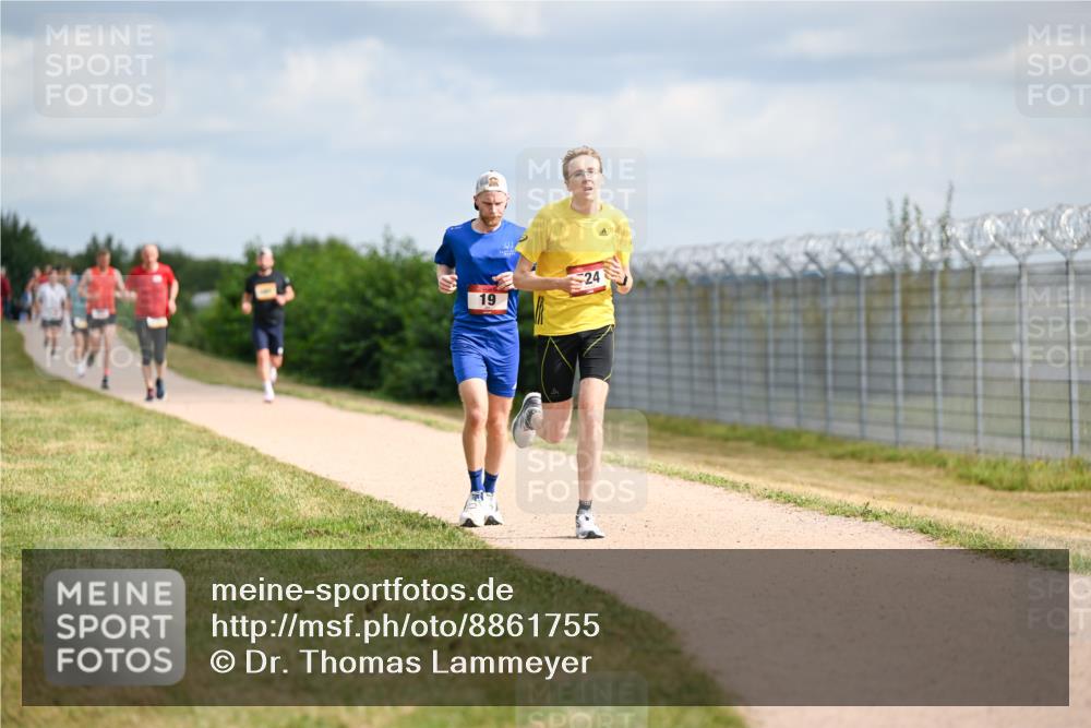 14.09.2025 - Airport Race Dr. Thomas Lammeyer http://msf.ph/oto/8861755 14.09.2025 11:58:40 Laufen 19, 24 meine-sportfotos.de