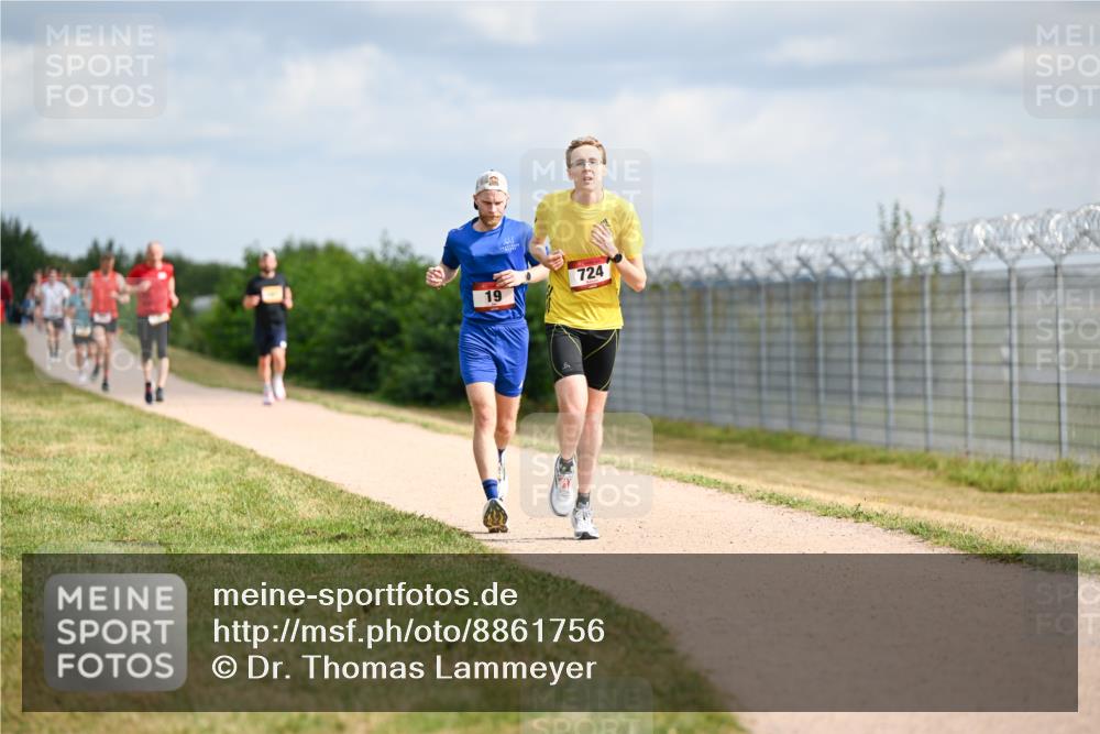 14.09.2025 - Airport Race Dr. Thomas Lammeyer http://msf.ph/oto/8861756 14.09.2025 11:58:40 Laufen 19, 724 meine-sportfotos.de