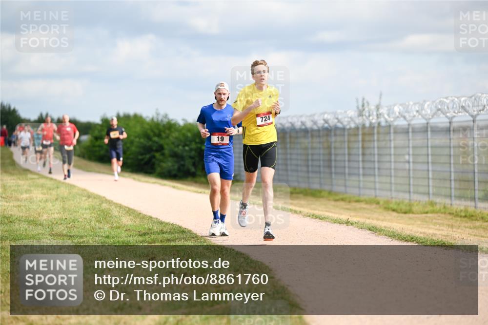 14.09.2025 - Airport Race Dr. Thomas Lammeyer http://msf.ph/oto/8861760 14.09.2025 11:58:41 Laufen 19, 724 meine-sportfotos.de