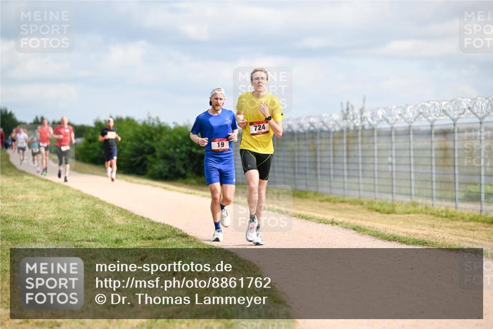 14.09.2025 - Airport Race Dr. Thomas Lammeyer http://msf.ph/oto/8861762 14.09.2025 11:58:41 Laufen 19, 724 meine-sportfotos.de