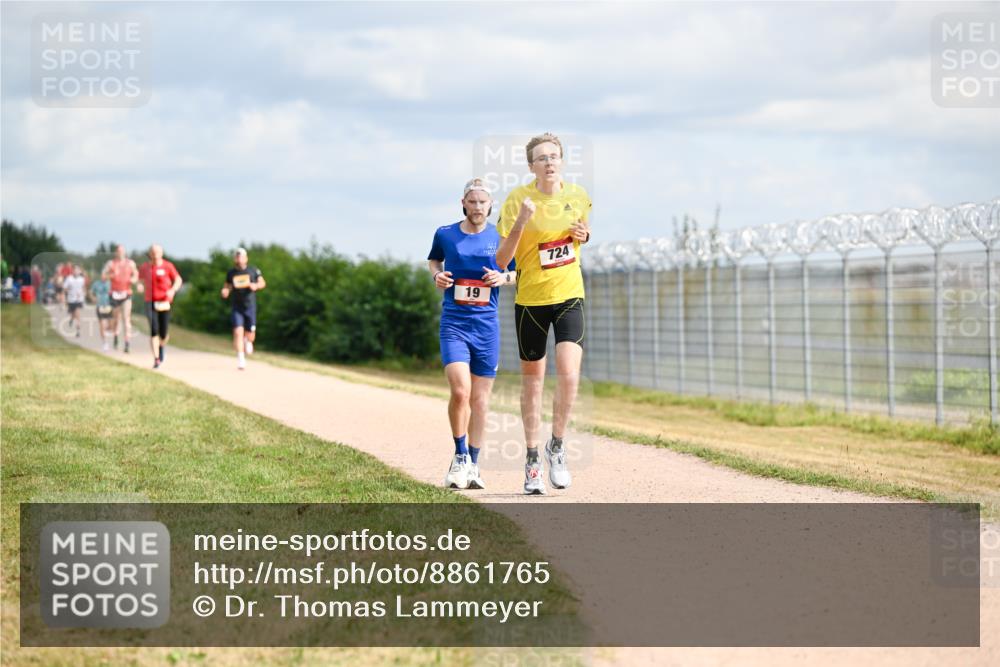 14.09.2025 - Airport Race Dr. Thomas Lammeyer http://msf.ph/oto/8861765 14.09.2025 11:58:41 Laufen 19, 724 meine-sportfotos.de
