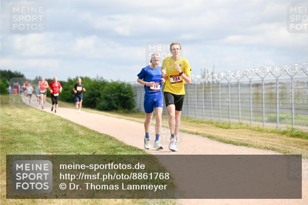 14.09.2025 - Airport Race Dr. Thomas Lammeyer http://msf.ph/oto/8861768 14.09.2025 11:58:42 Laufen 19, 724 meine-sportfotos.de