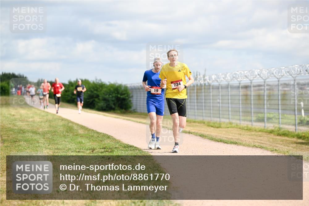14.09.2025 - Airport Race Dr. Thomas Lammeyer http://msf.ph/oto/8861770 14.09.2025 11:58:42 Laufen 19, 724 meine-sportfotos.de