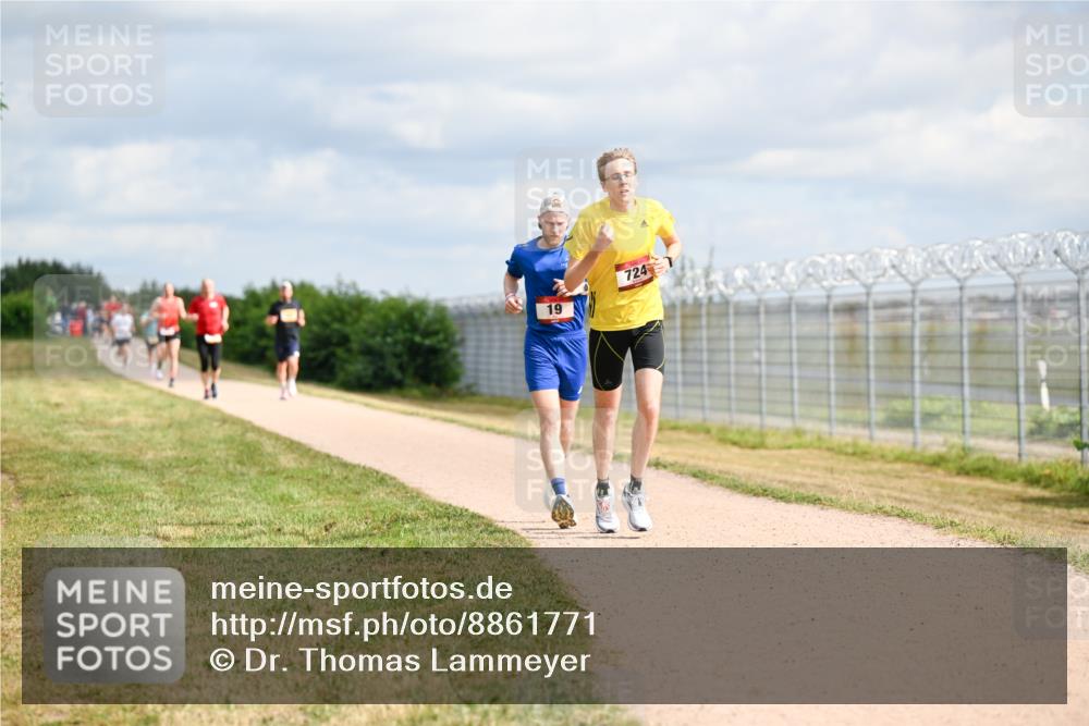 14.09.2025 - Airport Race Dr. Thomas Lammeyer http://msf.ph/oto/8861771 14.09.2025 11:58:42 Laufen 19, 724 meine-sportfotos.de