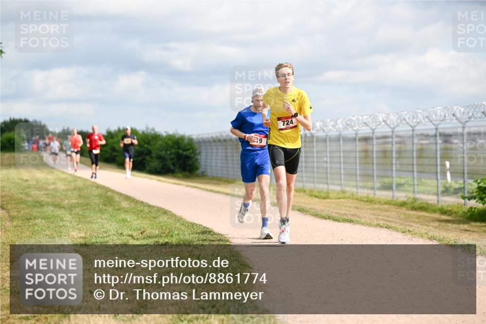 14.09.2025 - Airport Race Dr. Thomas Lammeyer http://msf.ph/oto/8861774 14.09.2025 11:58:43 Laufen 19, 724 meine-sportfotos.de