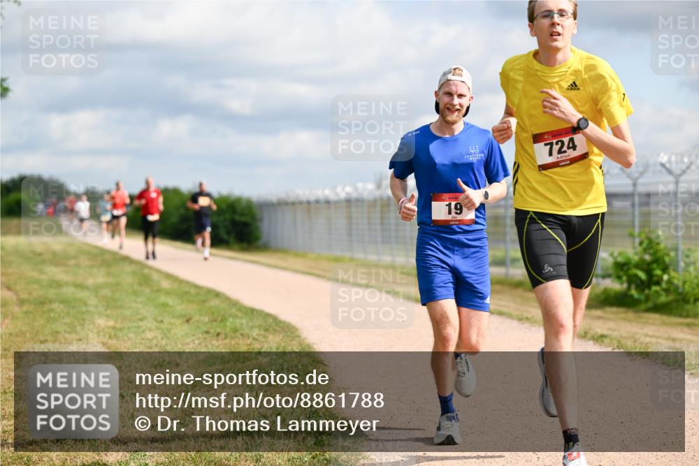 14.09.2025 - Airport Race Dr. Thomas Lammeyer http://msf.ph/oto/8861788 14.09.2025 11:58:45 Laufen 19, 6, 724 meine-sportfotos.de