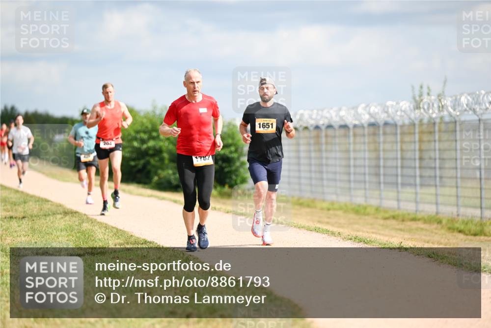 14.09.2025 - Airport Race Dr. Thomas Lammeyer http://msf.ph/oto/8861793 14.09.2025 11:58:49 Laufen 204, 1782, 1651 meine-sportfotos.de