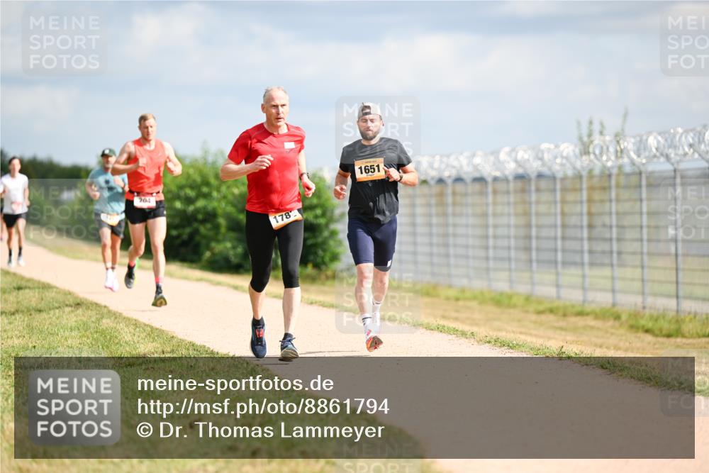 14.09.2025 - Airport Race Dr. Thomas Lammeyer http://msf.ph/oto/8861794 14.09.2025 11:58:49 Laufen 204, 1782, 1651 meine-sportfotos.de