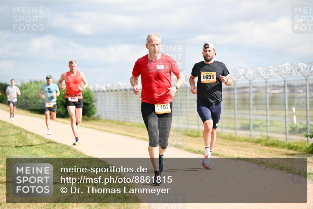 14.09.2025 - Airport Race Dr. Thomas Lammeyer http://msf.ph/oto/8861815 14.09.2025 11:58:53 Laufen 204, 1782, 1651 meine-sportfotos.de
