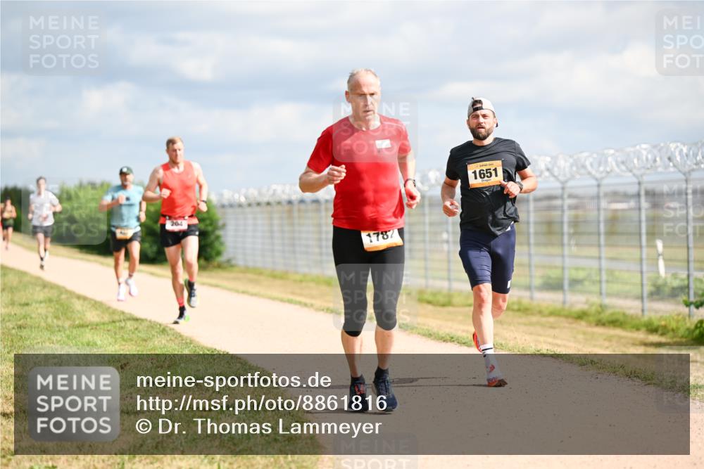 14.09.2025 - Airport Race Dr. Thomas Lammeyer http://msf.ph/oto/8861816 14.09.2025 11:58:53 Laufen 204, 1787, 1651 meine-sportfotos.de