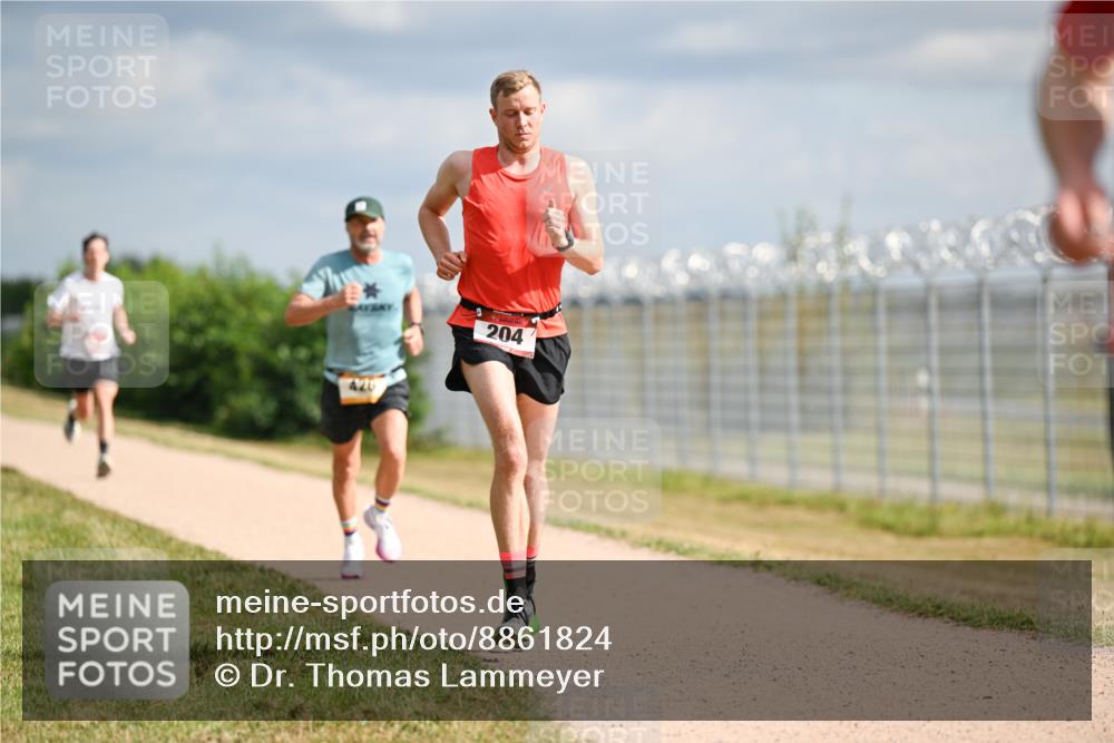 14.09.2025 - Airport Race Dr. Thomas Lammeyer http://msf.ph/oto/8861824 14.09.2025 11:58:55 Laufen 426, 204 meine-sportfotos.de