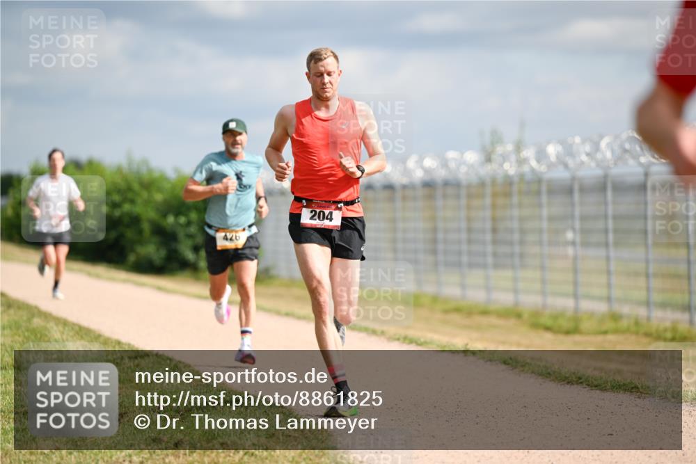 14.09.2025 - Airport Race Dr. Thomas Lammeyer http://msf.ph/oto/8861825 14.09.2025 11:58:55 Laufen 426, 204 meine-sportfotos.de