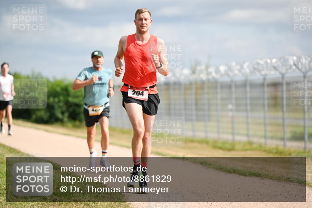 14.09.2025 - Airport Race Dr. Thomas Lammeyer http://msf.ph/oto/8861829 14.09.2025 11:58:55 Laufen 426, 204 meine-sportfotos.de