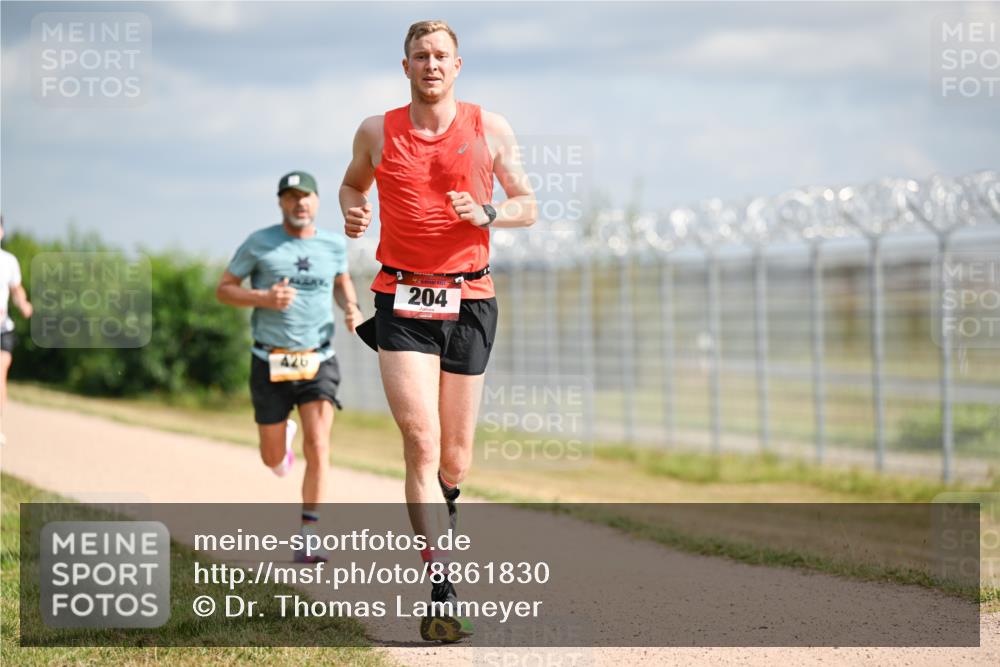 14.09.2025 - Airport Race Dr. Thomas Lammeyer http://msf.ph/oto/8861830 14.09.2025 11:58:55 Laufen 426, 204 meine-sportfotos.de