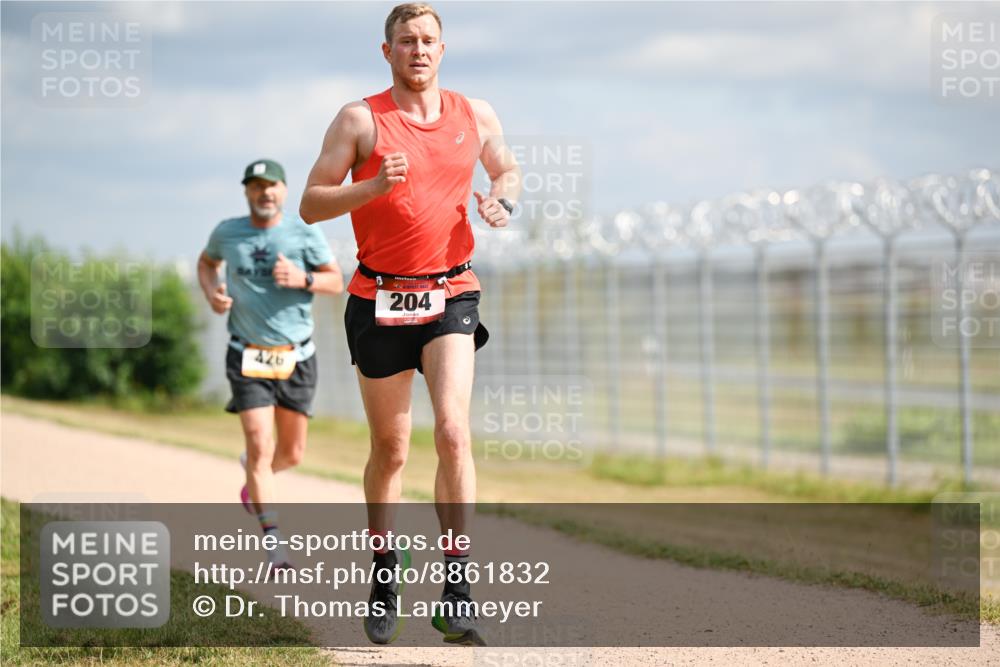 14.09.2025 - Airport Race Dr. Thomas Lammeyer http://msf.ph/oto/8861832 14.09.2025 11:58:56 Laufen 426, 204 meine-sportfotos.de