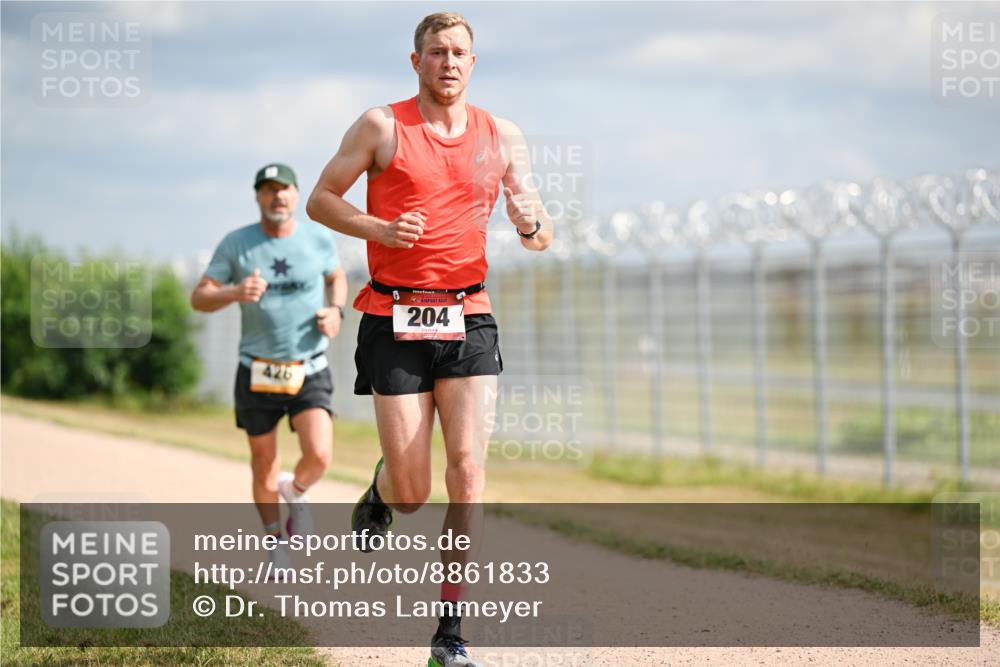 14.09.2025 - Airport Race Dr. Thomas Lammeyer http://msf.ph/oto/8861833 14.09.2025 11:58:56 Laufen 426, 204 meine-sportfotos.de