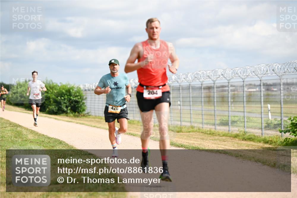 14.09.2025 - Airport Race Dr. Thomas Lammeyer http://msf.ph/oto/8861836 14.09.2025 11:58:56 Laufen 196, 426, 204 meine-sportfotos.de