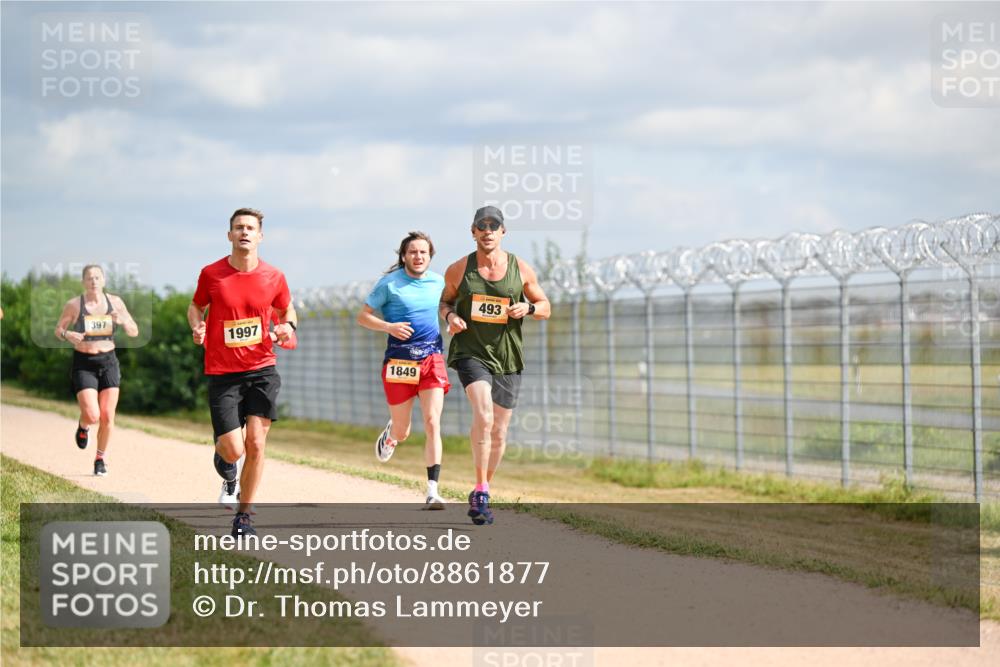 14.09.2025 - Airport Race Dr. Thomas Lammeyer http://msf.ph/oto/8861877 14.09.2025 11:59:10 Laufen 397, 1997, 1849, 493 meine-sportfotos.de