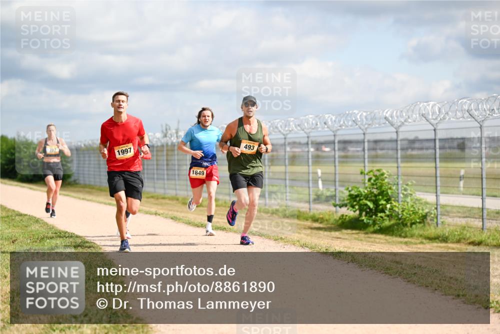 14.09.2025 - Airport Race Dr. Thomas Lammeyer http://msf.ph/oto/8861890 14.09.2025 11:59:12 Laufen 397, 1997, 1849, 493 meine-sportfotos.de