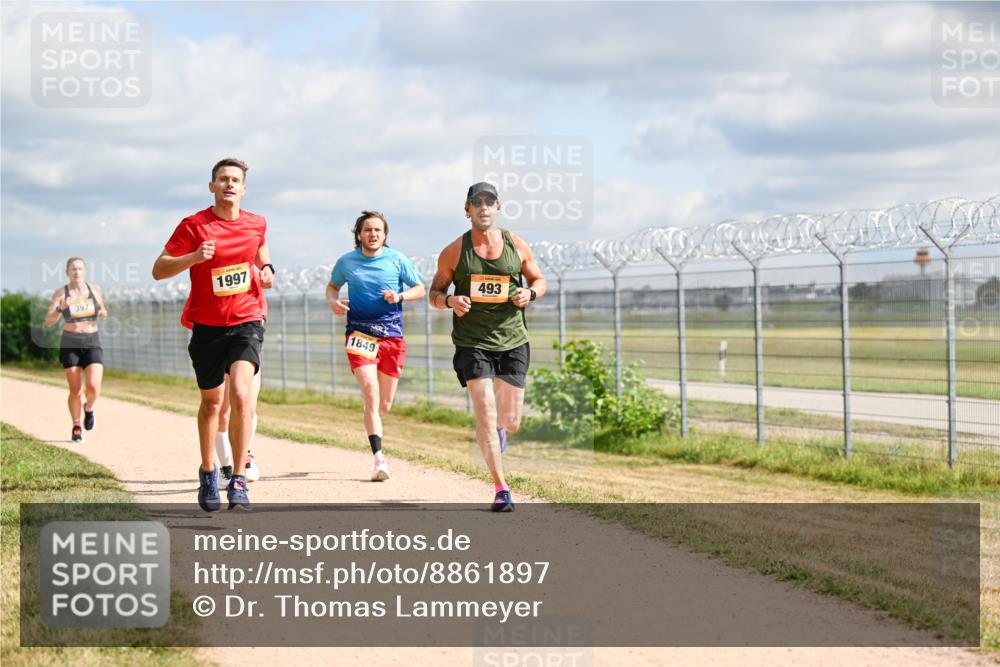 14.09.2025 - Airport Race Dr. Thomas Lammeyer http://msf.ph/oto/8861897 14.09.2025 11:59:12 Laufen 397, 1997, 1849, 493 meine-sportfotos.de
