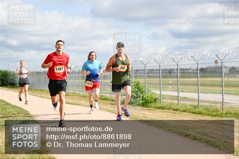 14.09.2025 - Airport Race Dr. Thomas Lammeyer http://msf.ph/oto/8861898 14.09.2025 11:59:13 Laufen 1997, 1849, 493 meine-sportfotos.de