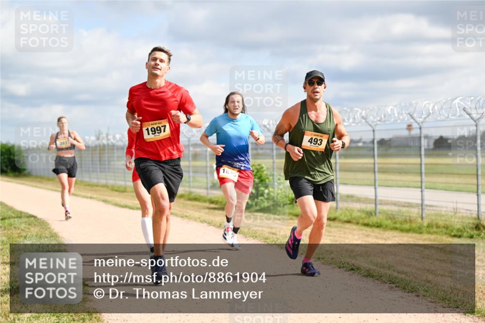14.09.2025 - Airport Race Dr. Thomas Lammeyer http://msf.ph/oto/8861904 14.09.2025 11:59:14 Laufen 397, 1997, 1849, 493 meine-sportfotos.de