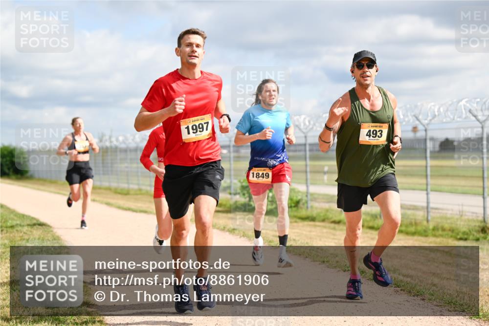 14.09.2025 - Airport Race Dr. Thomas Lammeyer http://msf.ph/oto/8861906 14.09.2025 11:59:14 Laufen 1997, 1849, 493 meine-sportfotos.de