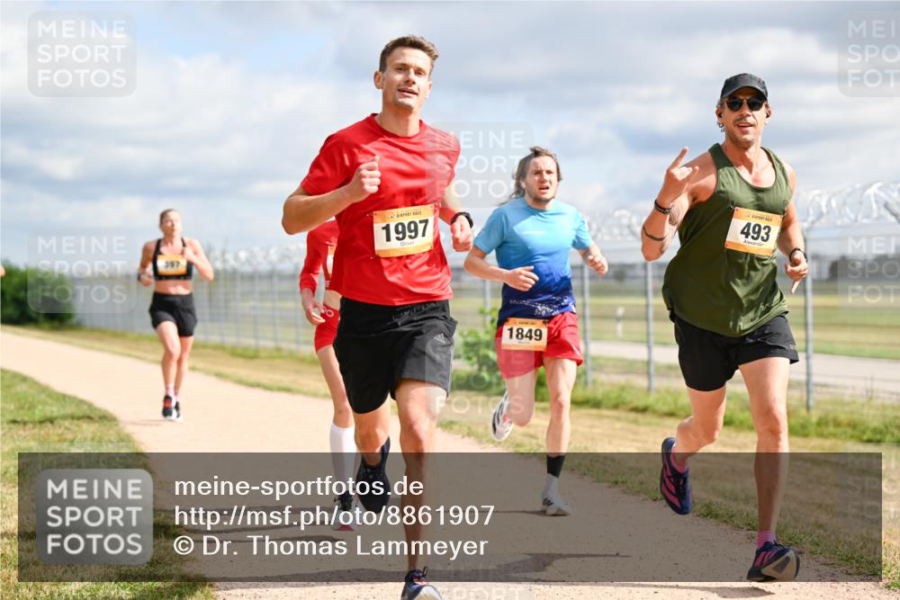 14.09.2025 - Airport Race Dr. Thomas Lammeyer http://msf.ph/oto/8861907 14.09.2025 11:59:14 Laufen 1997, 1849, 493 meine-sportfotos.de