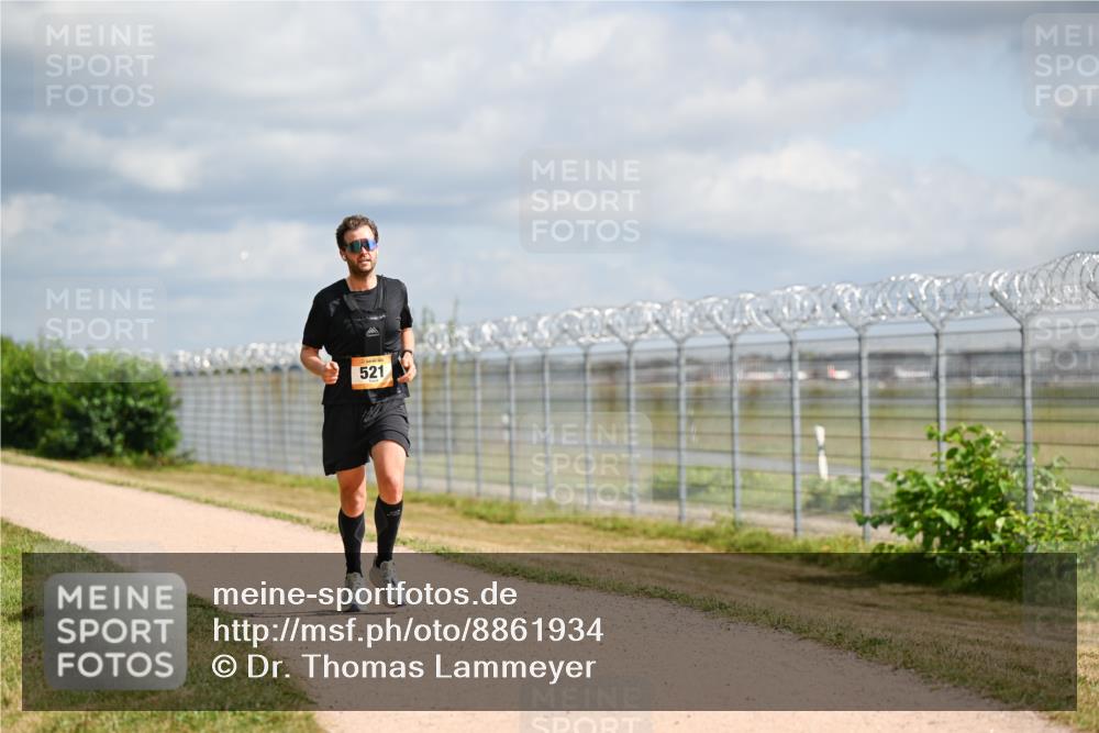 14.09.2025 - Airport Race Dr. Thomas Lammeyer http://msf.ph/oto/8861934 14.09.2025 11:59:24 Laufen 521 meine-sportfotos.de