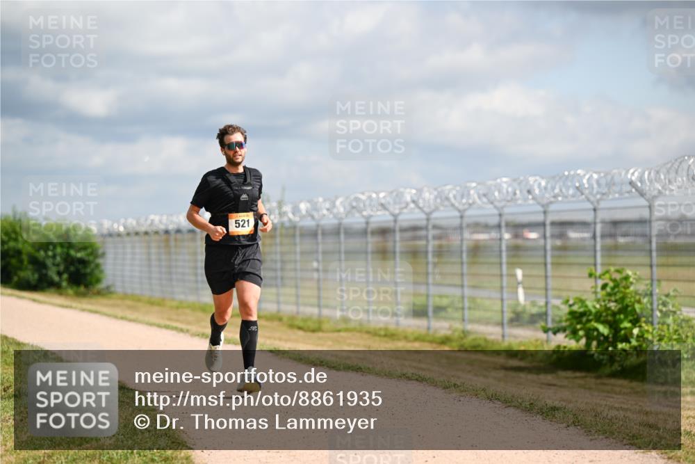14.09.2025 - Airport Race Dr. Thomas Lammeyer http://msf.ph/oto/8861935 14.09.2025 11:59:24 Laufen 521 meine-sportfotos.de