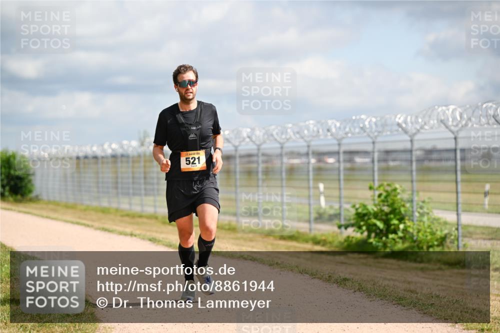 14.09.2025 - Airport Race Dr. Thomas Lammeyer http://msf.ph/oto/8861944 14.09.2025 11:59:25 Laufen 521 meine-sportfotos.de