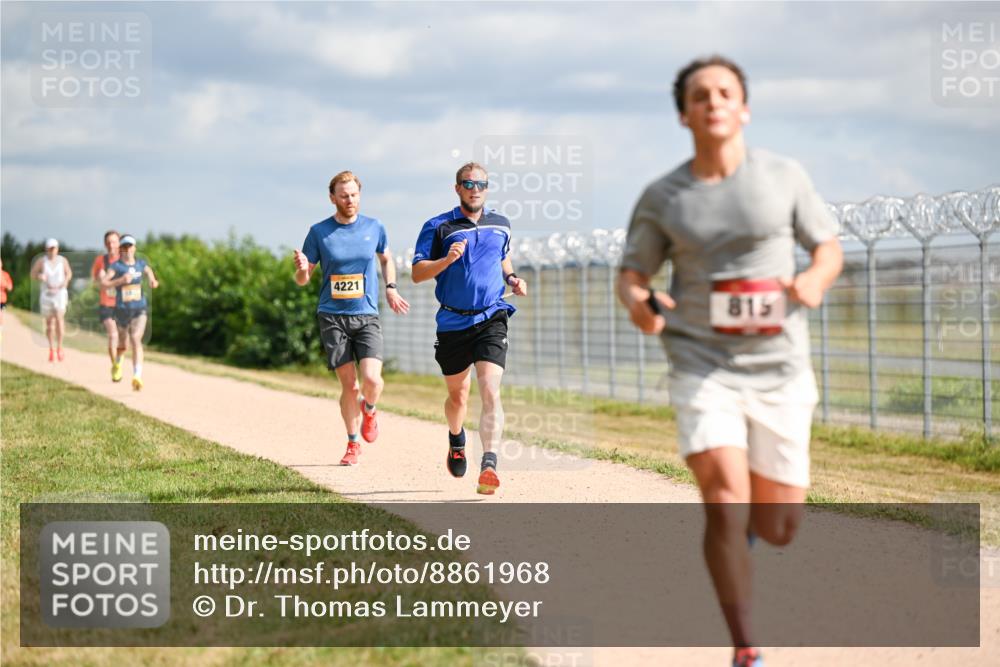 14.09.2025 - Airport Race Dr. Thomas Lammeyer http://msf.ph/oto/8861968 14.09.2025 11:59:33 Laufen 4221, 815 meine-sportfotos.de