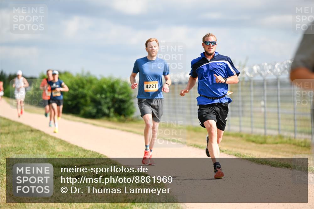14.09.2025 - Airport Race Dr. Thomas Lammeyer http://msf.ph/oto/8861969 14.09.2025 11:59:34 Laufen 4221 meine-sportfotos.de