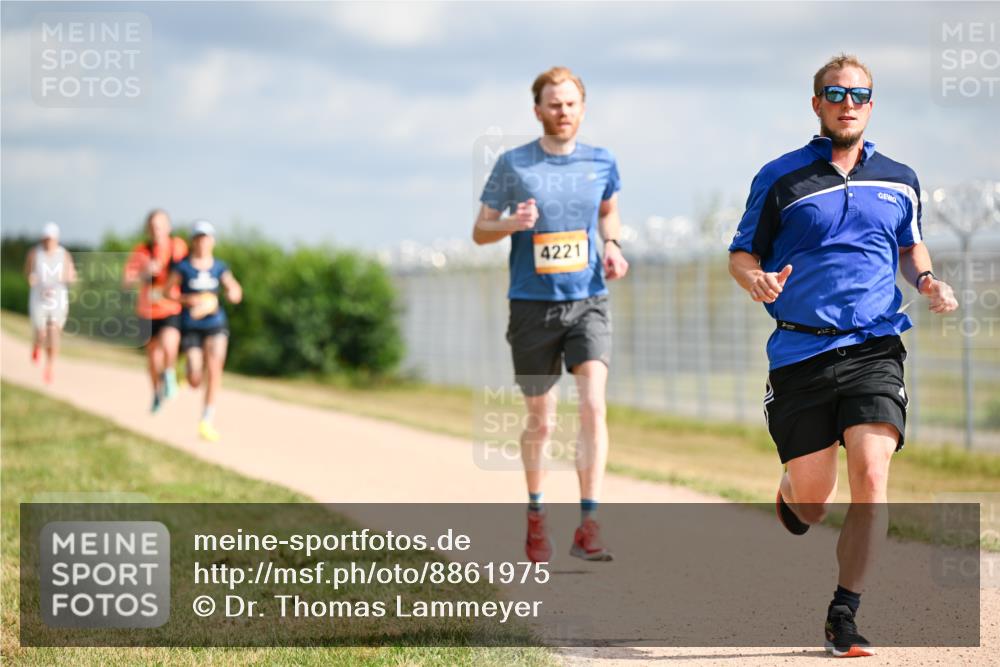 14.09.2025 - Airport Race Dr. Thomas Lammeyer http://msf.ph/oto/8861975 14.09.2025 11:59:35 Laufen 4221 meine-sportfotos.de