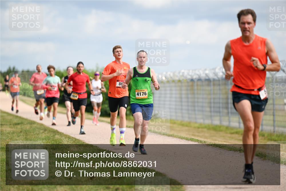 14.09.2025 - Airport Race Dr. Thomas Lammeyer http://msf.ph/oto/8862031 14.09.2025 11:59:51 Laufen 1456, 80, 4176 meine-sportfotos.de