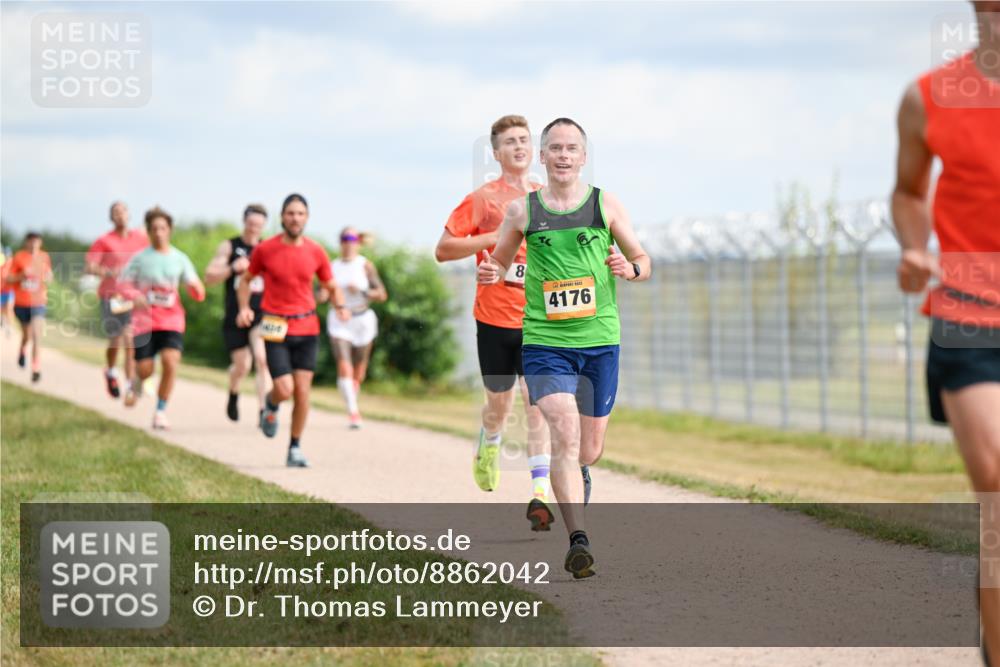 14.09.2025 - Airport Race Dr. Thomas Lammeyer http://msf.ph/oto/8862042 14.09.2025 11:59:52 Laufen 8, 4176 meine-sportfotos.de