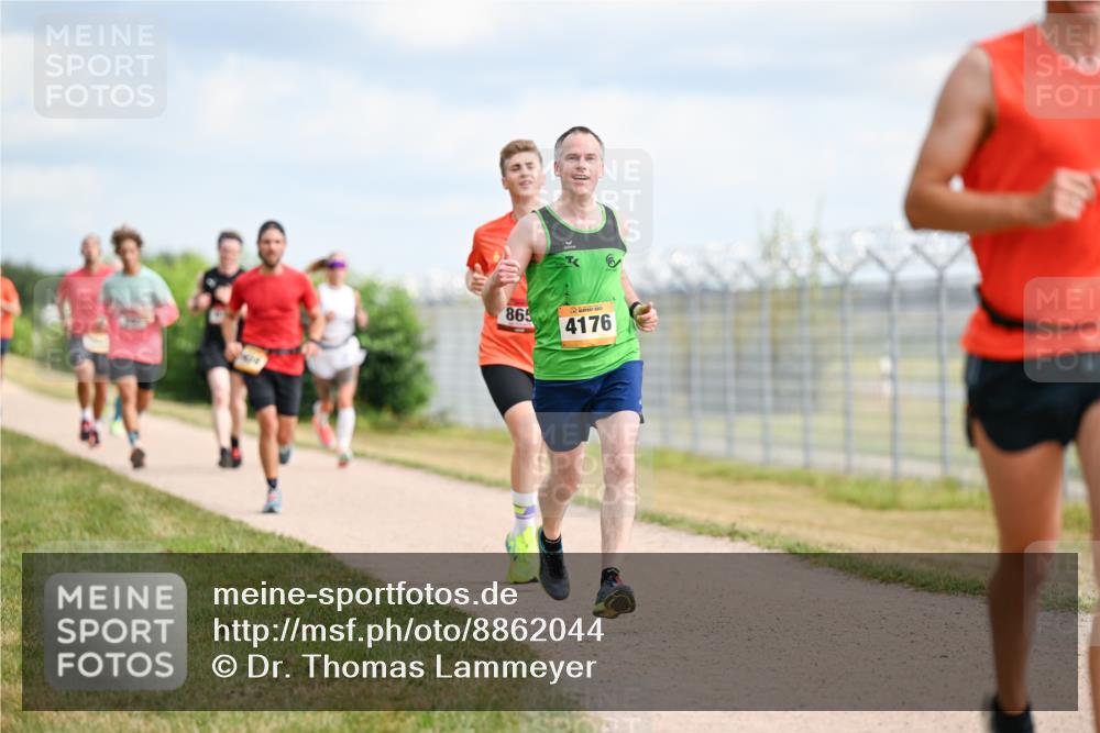 14.09.2025 - Airport Race Dr. Thomas Lammeyer http://msf.ph/oto/8862044 14.09.2025 11:59:52 Laufen 865, 4176 meine-sportfotos.de