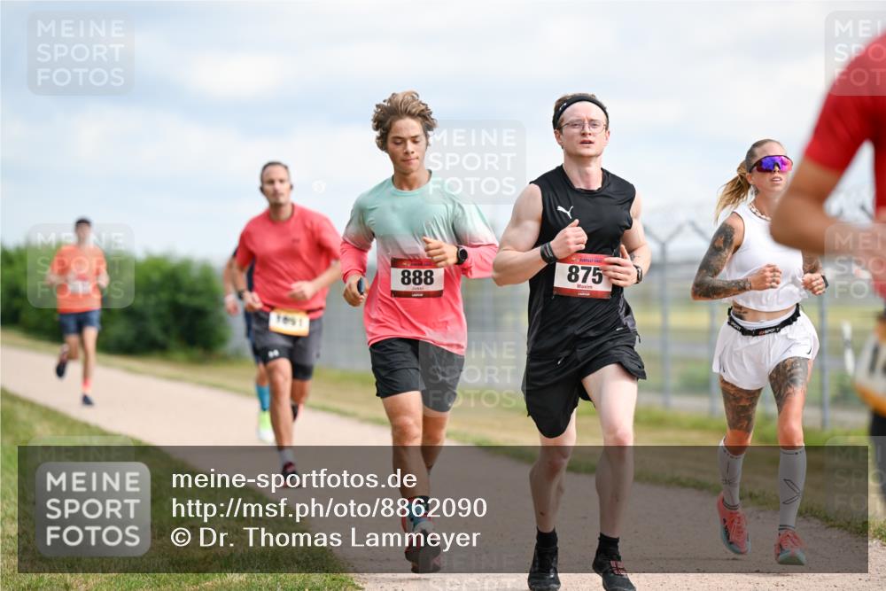 14.09.2025 - Airport Race Dr. Thomas Lammeyer http://msf.ph/oto/8862090 14.09.2025 11:59:59 Laufen 888, 875 meine-sportfotos.de