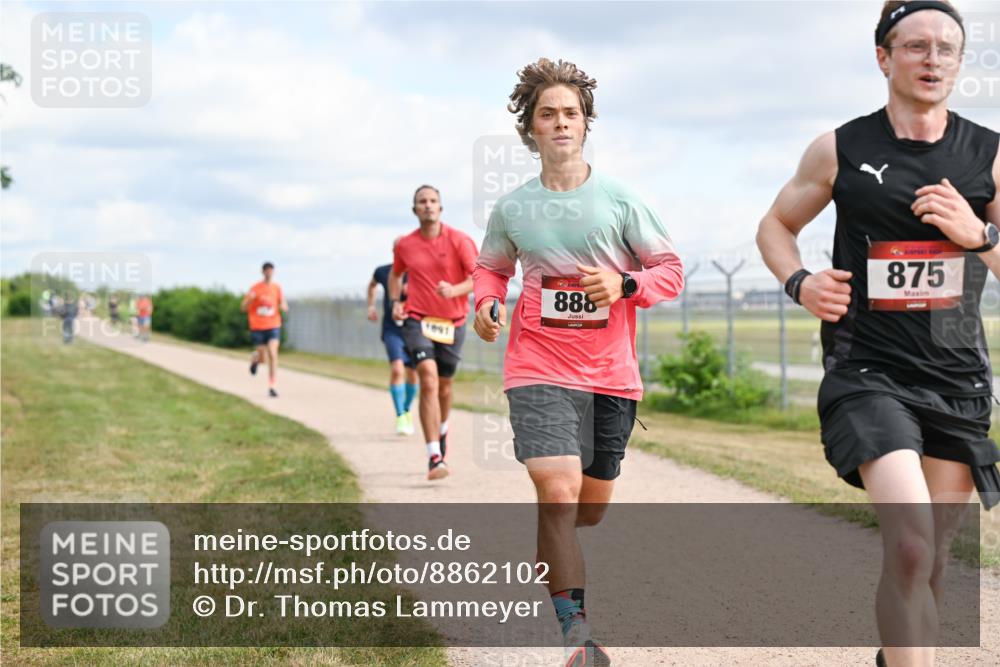 14.09.2025 - Airport Race Dr. Thomas Lammeyer http://msf.ph/oto/8862102 14.09.2025 12:00:01 Laufen 1691, 888, 875 meine-sportfotos.de
