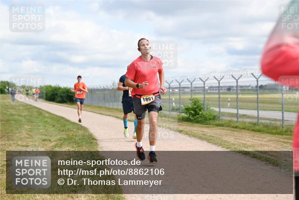 14.09.2025 - Airport Race Dr. Thomas Lammeyer http://msf.ph/oto/8862106 14.09.2025 12:00:03 Laufen 1891 meine-sportfotos.de