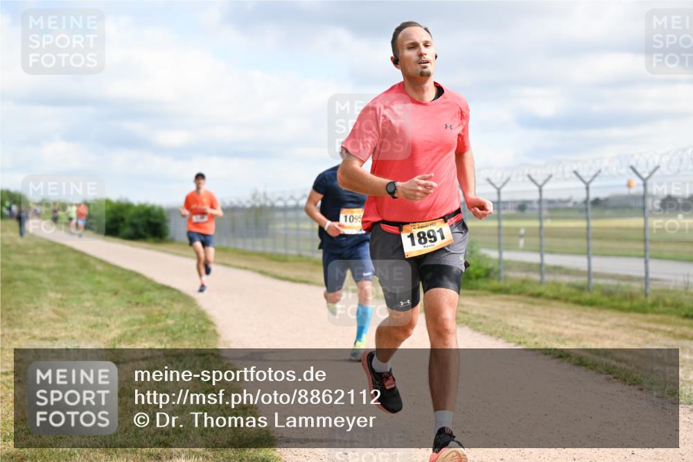 14.09.2025 - Airport Race Dr. Thomas Lammeyer http://msf.ph/oto/8862112 14.09.2025 12:00:03 Laufen 1095, 1891 meine-sportfotos.de