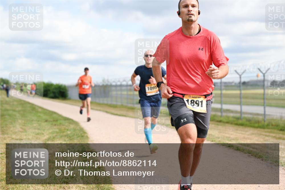 14.09.2025 - Airport Race Dr. Thomas Lammeyer http://msf.ph/oto/8862114 14.09.2025 12:00:04 Laufen 1095, 1891 meine-sportfotos.de